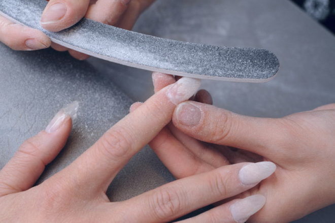 2 способа как снять нарощенные гелем ногти